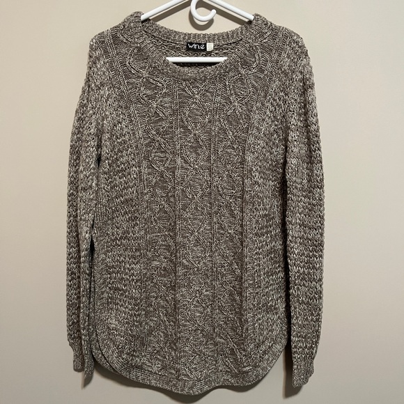 Win.e Sweater, size L - Picture 1 of 7